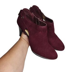 Liz Claiborne Women's‎ Burgundy LC Elsie Faux Suede Ankle Booties Size 9M